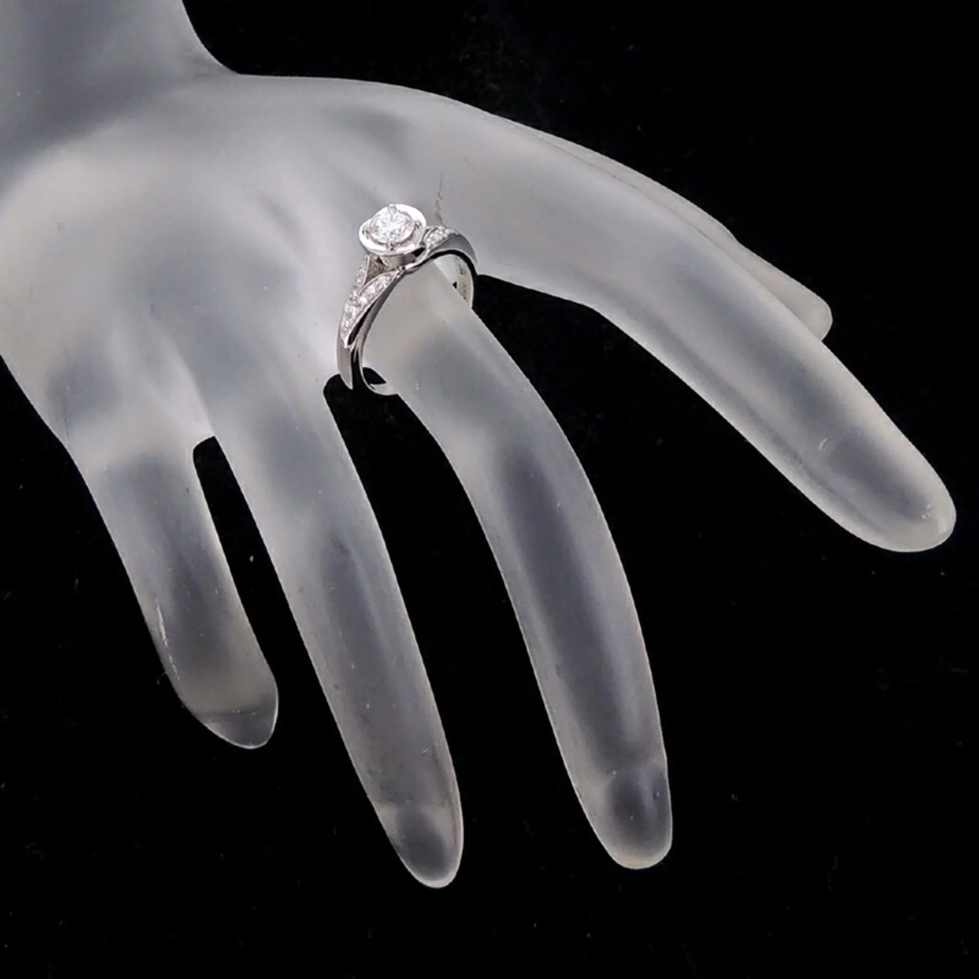 Ring Platinum With Diamond - Image 8