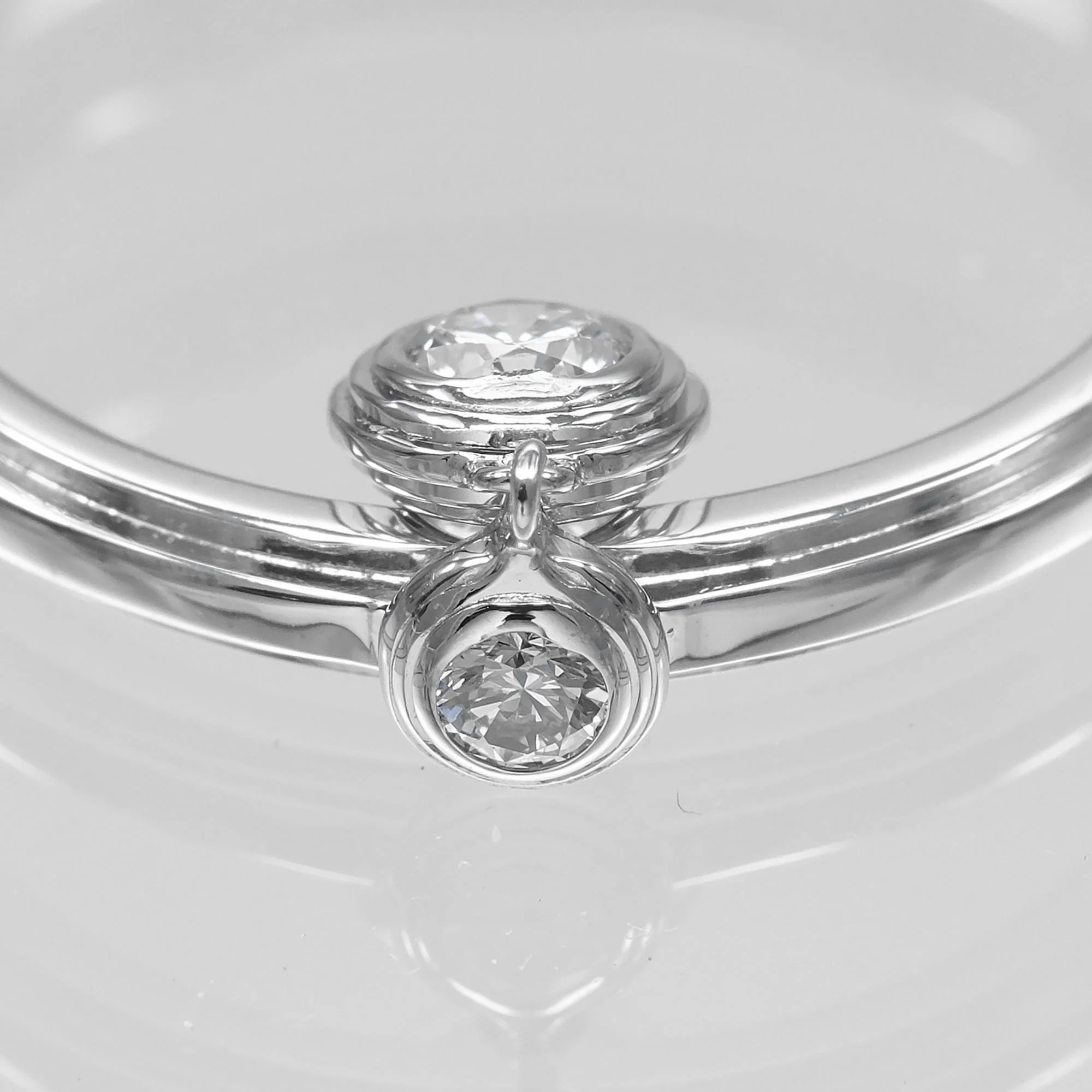 Damour Ring Platinum with 2 Diamonds - Image 7