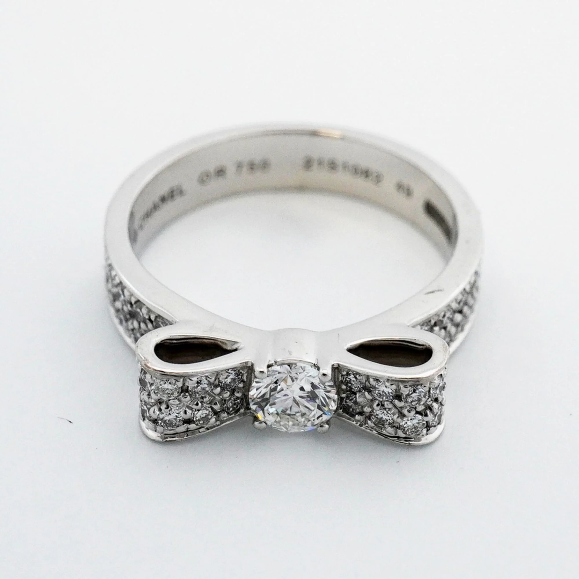 Band Ring 18K White Gold with Diamond - Image 3