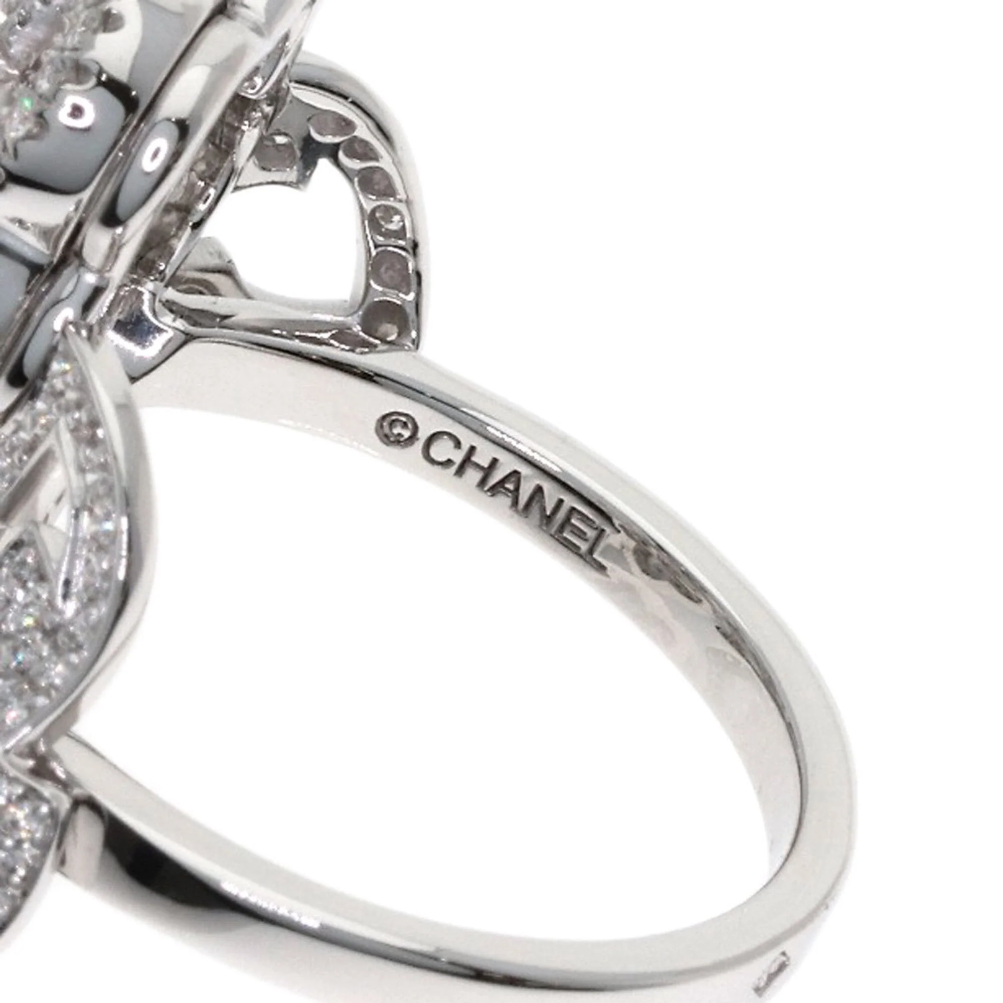 Camellia Ring 18K White Gold with Diamond - Image 5