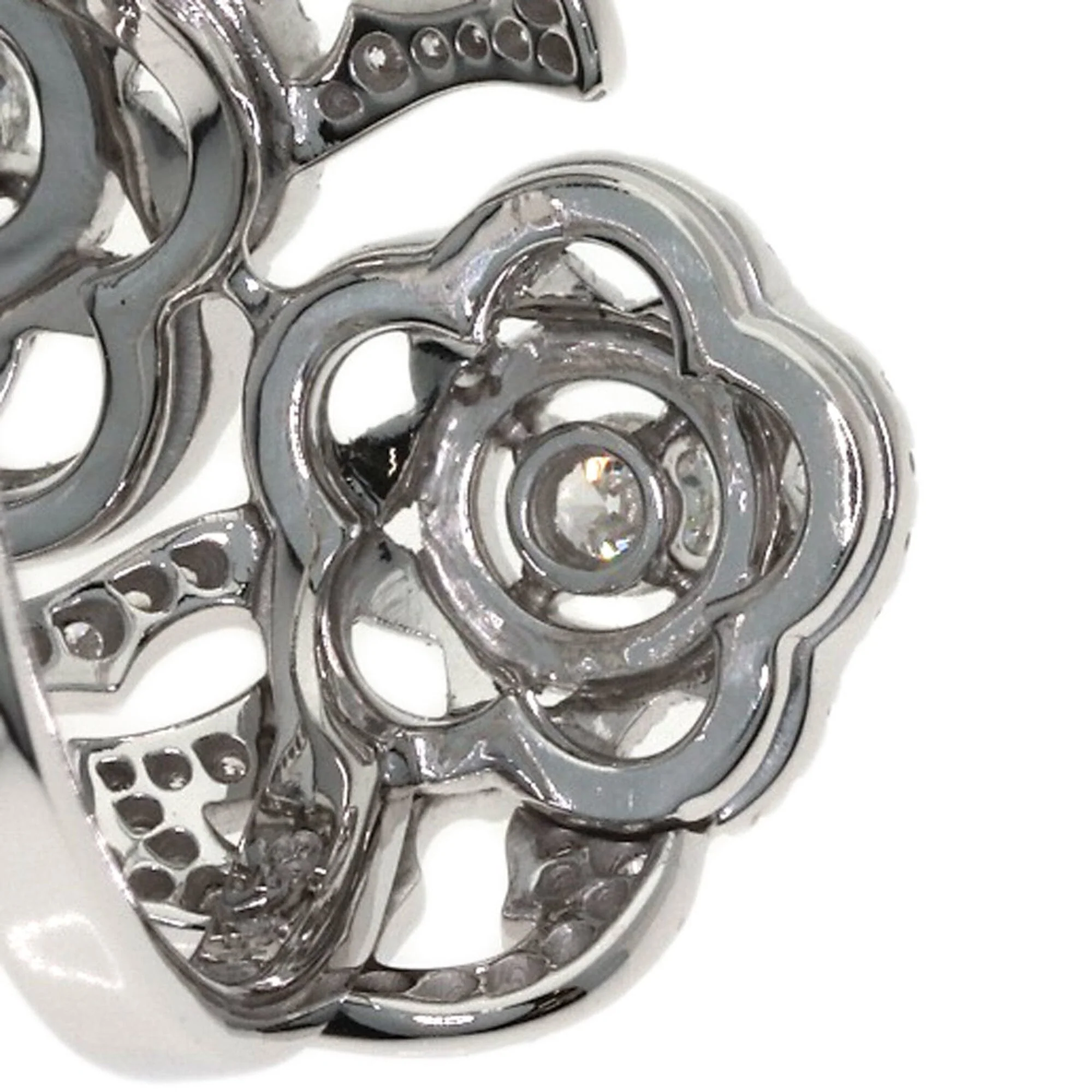 Camellia Ring 18K White Gold with Diamond - Image 8