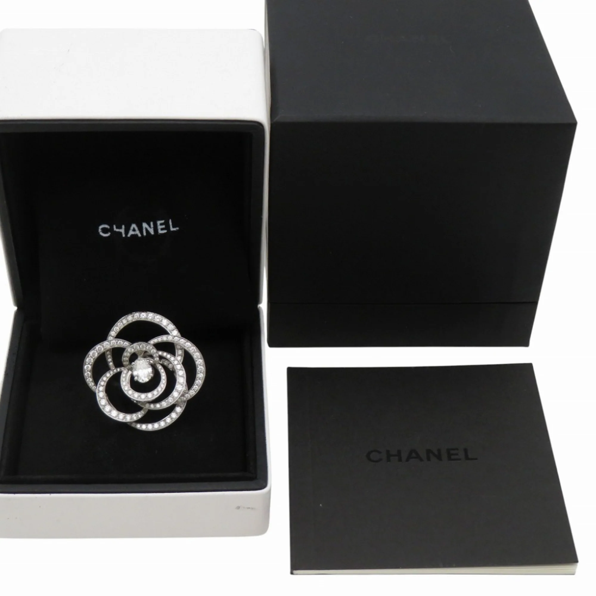 Camellia Ring 18K White Gold with Diamond - Image 2