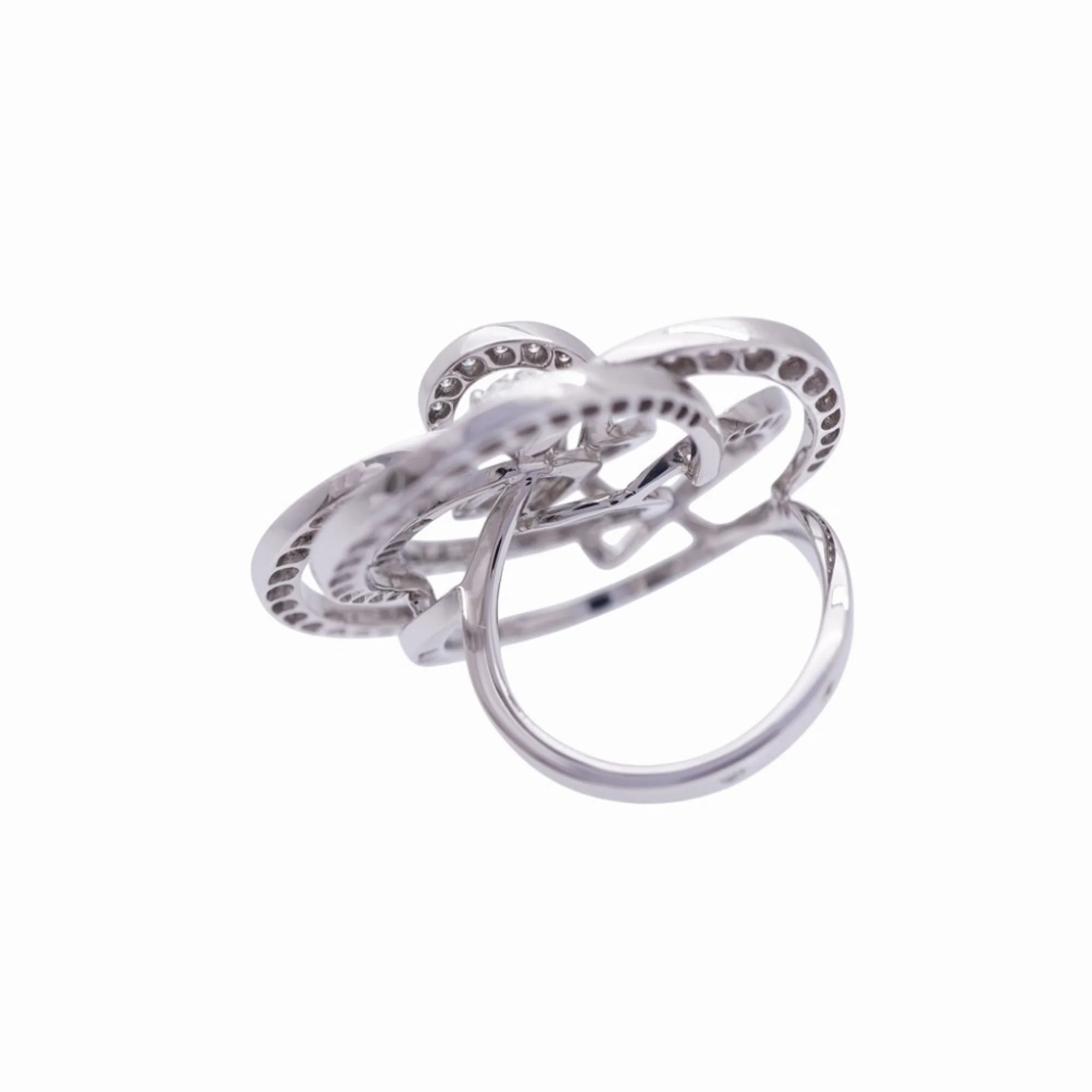 Camellia Ring 18K White Gold with Diamond - Image 9