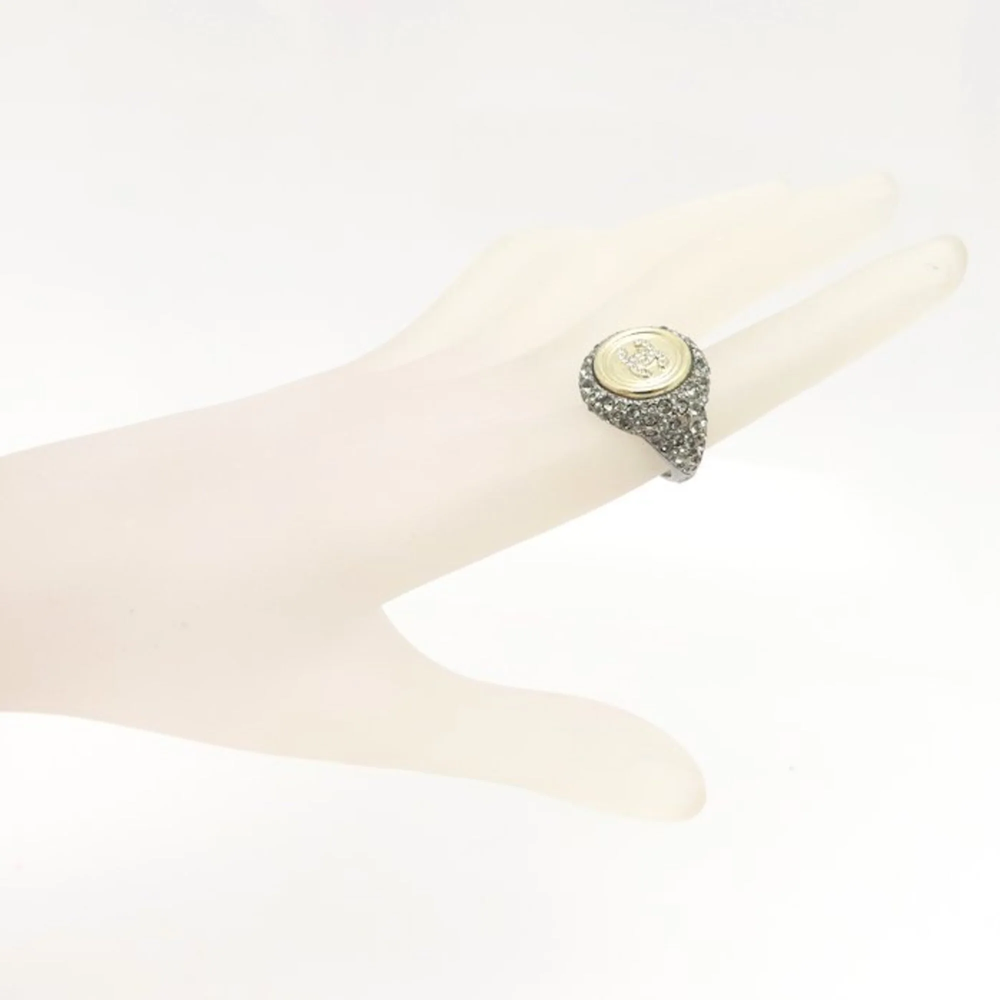 CC Logo Ring Metal - Image 6