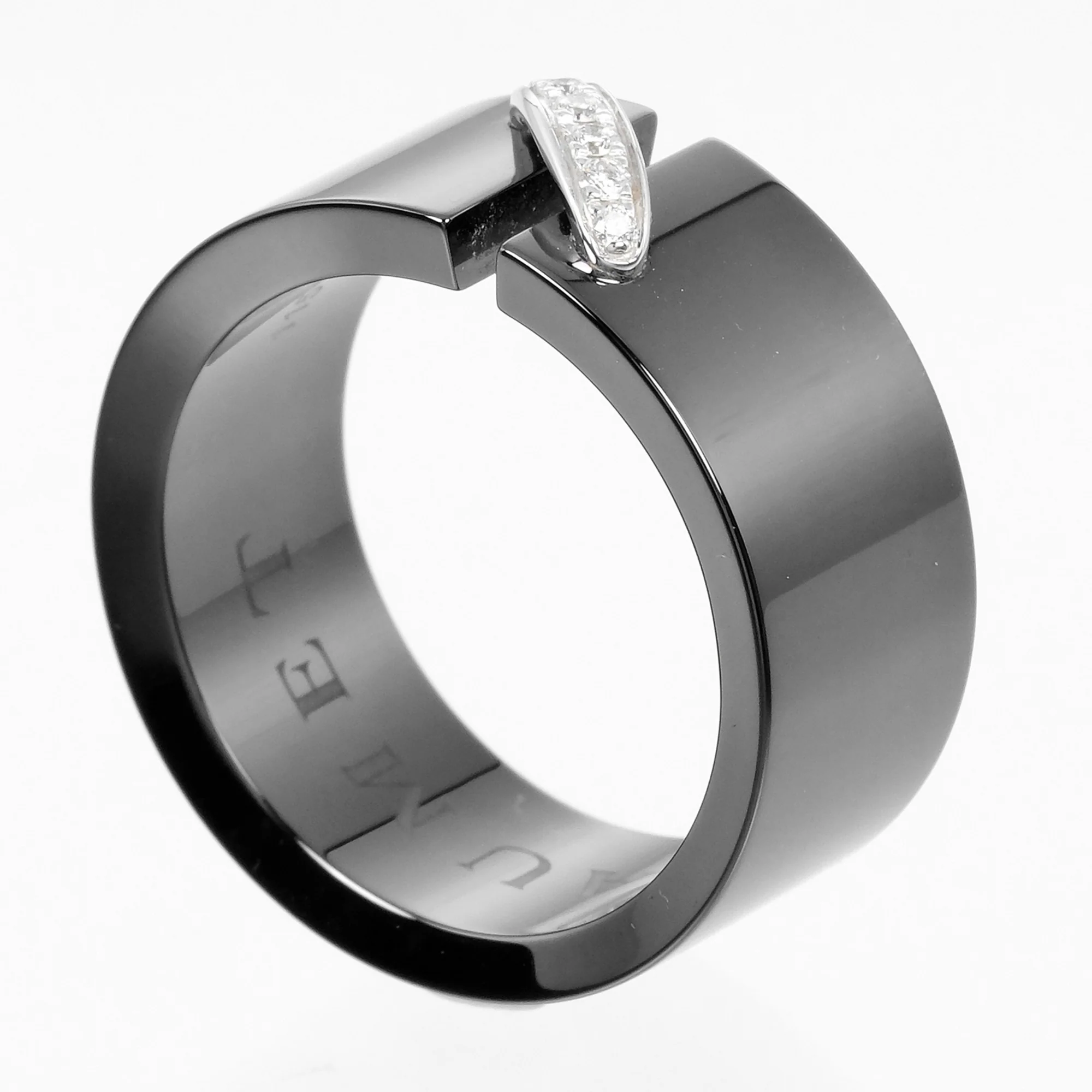 Lien Ring Ceramic and 18K White Gold with Diamond - Image 3
