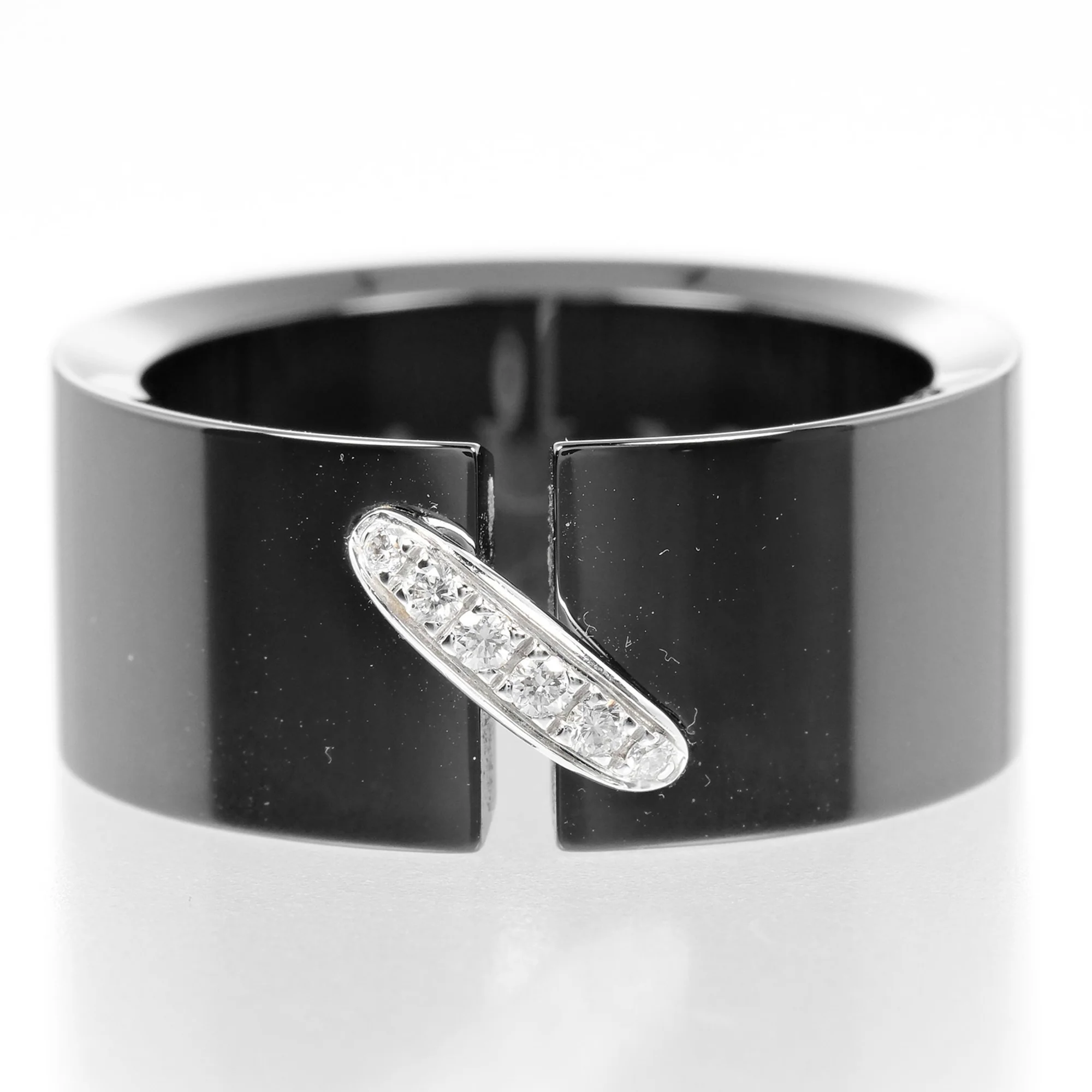 Lien Ring Ceramic and 18K White Gold with Diamond - Image 5