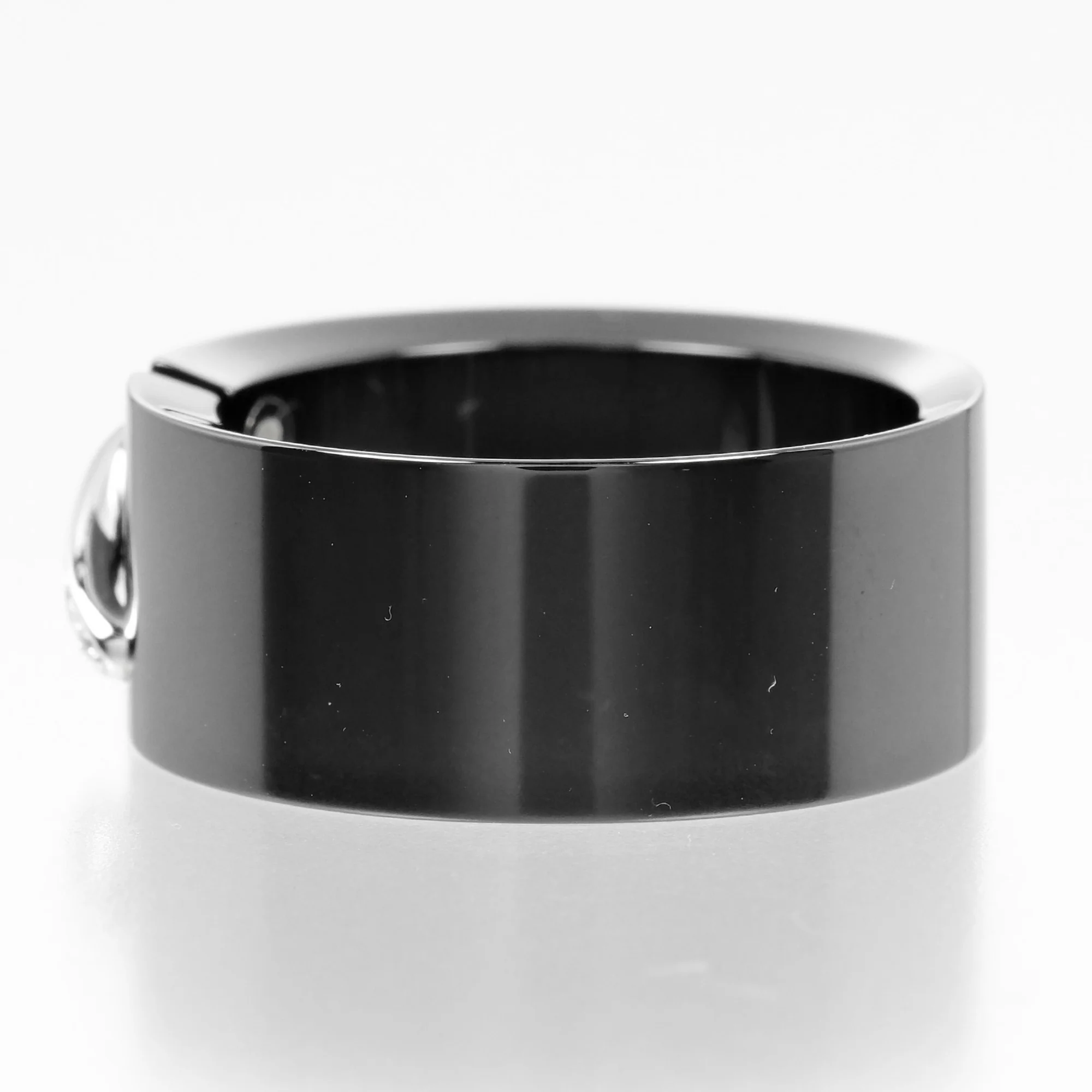 Lien Ring Ceramic and 18K White Gold with Diamond - Image 6