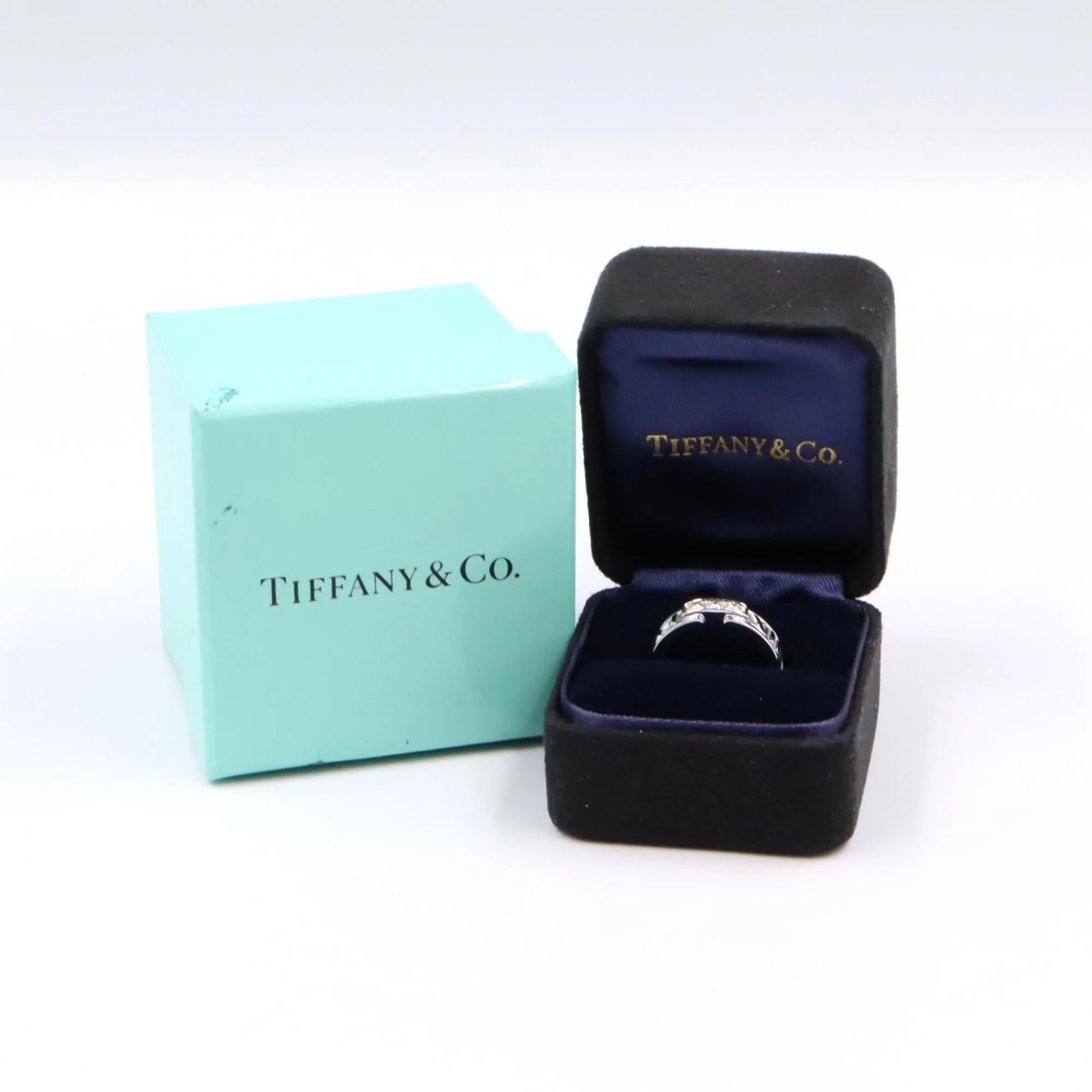 Atlas Ring Sterling Silver with 18K White Gold - Image 7