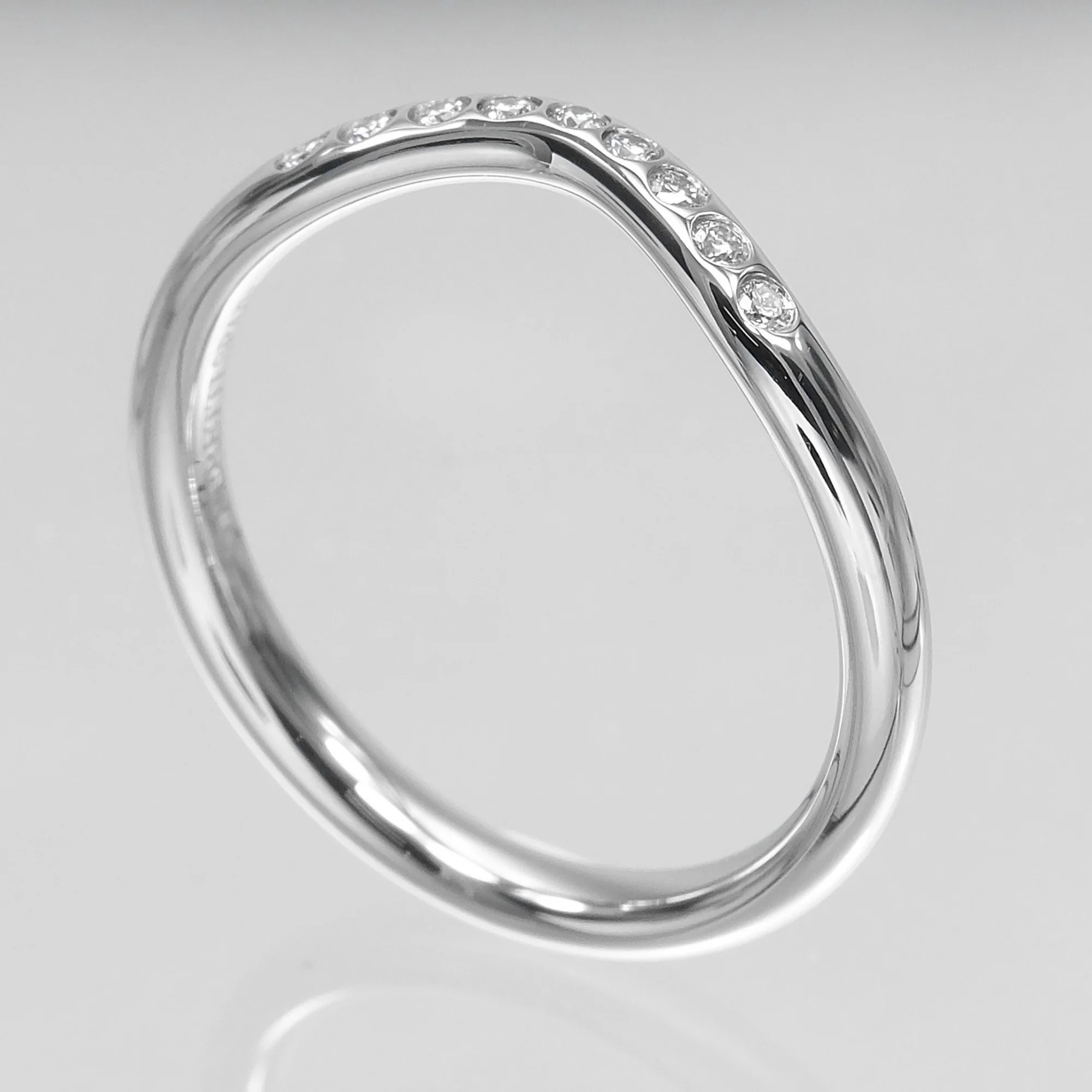 Band Ring Platinum with Diamond - Image 3