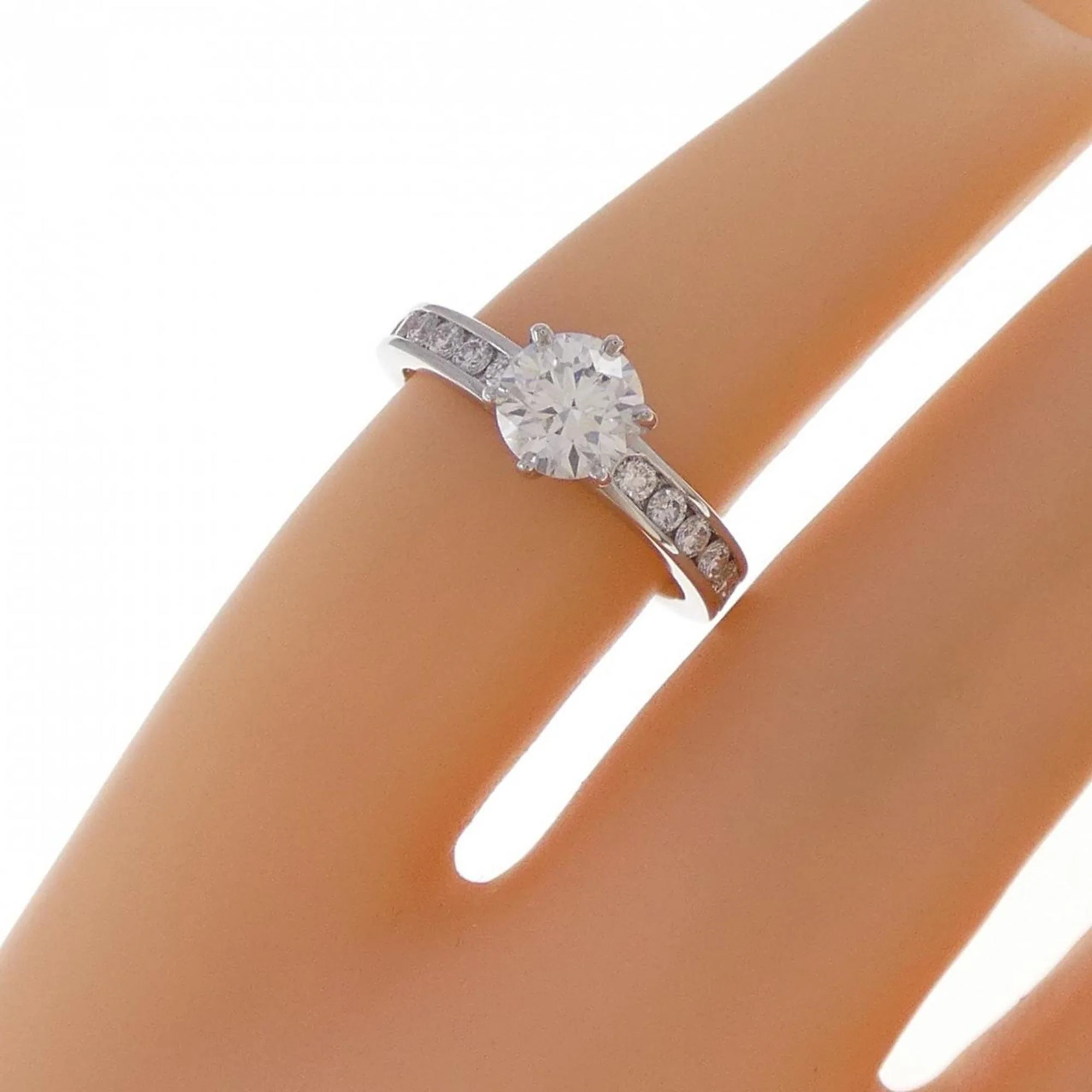 Bead Setting Ring Platinum with Diamond - Image 5