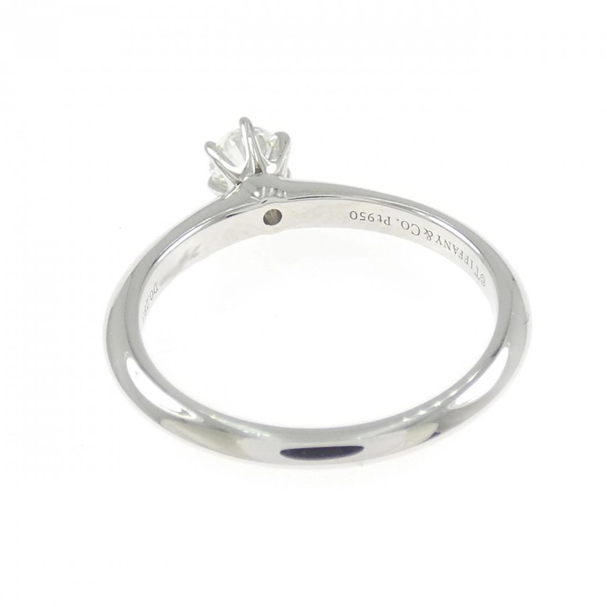 Classic Solitaire Ring Platinum with Diamond - Image 3