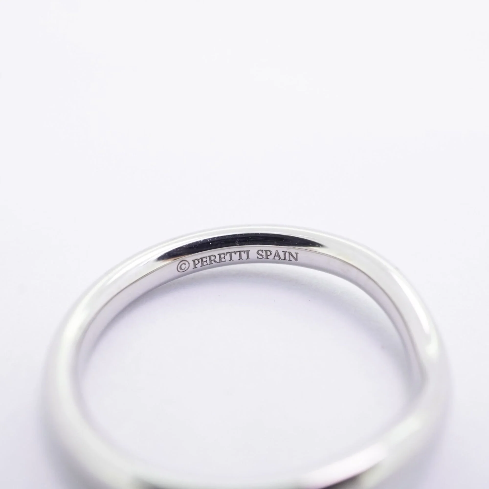 Curved Band Ring Platinum - Image 5