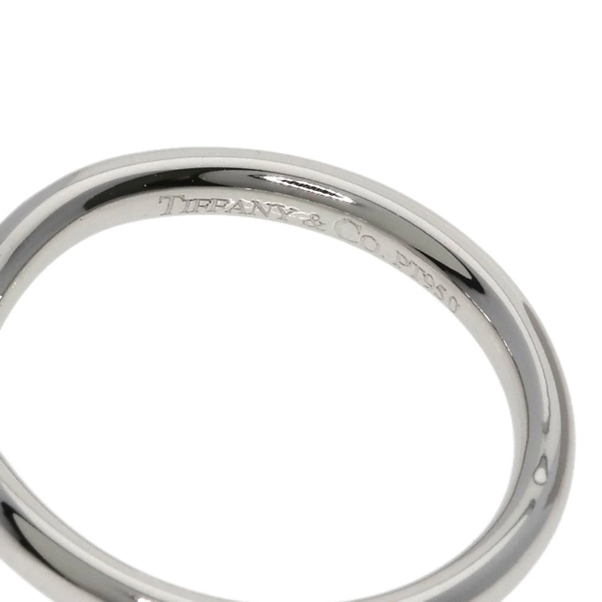 Curved Band Ring Platinum - Image 5