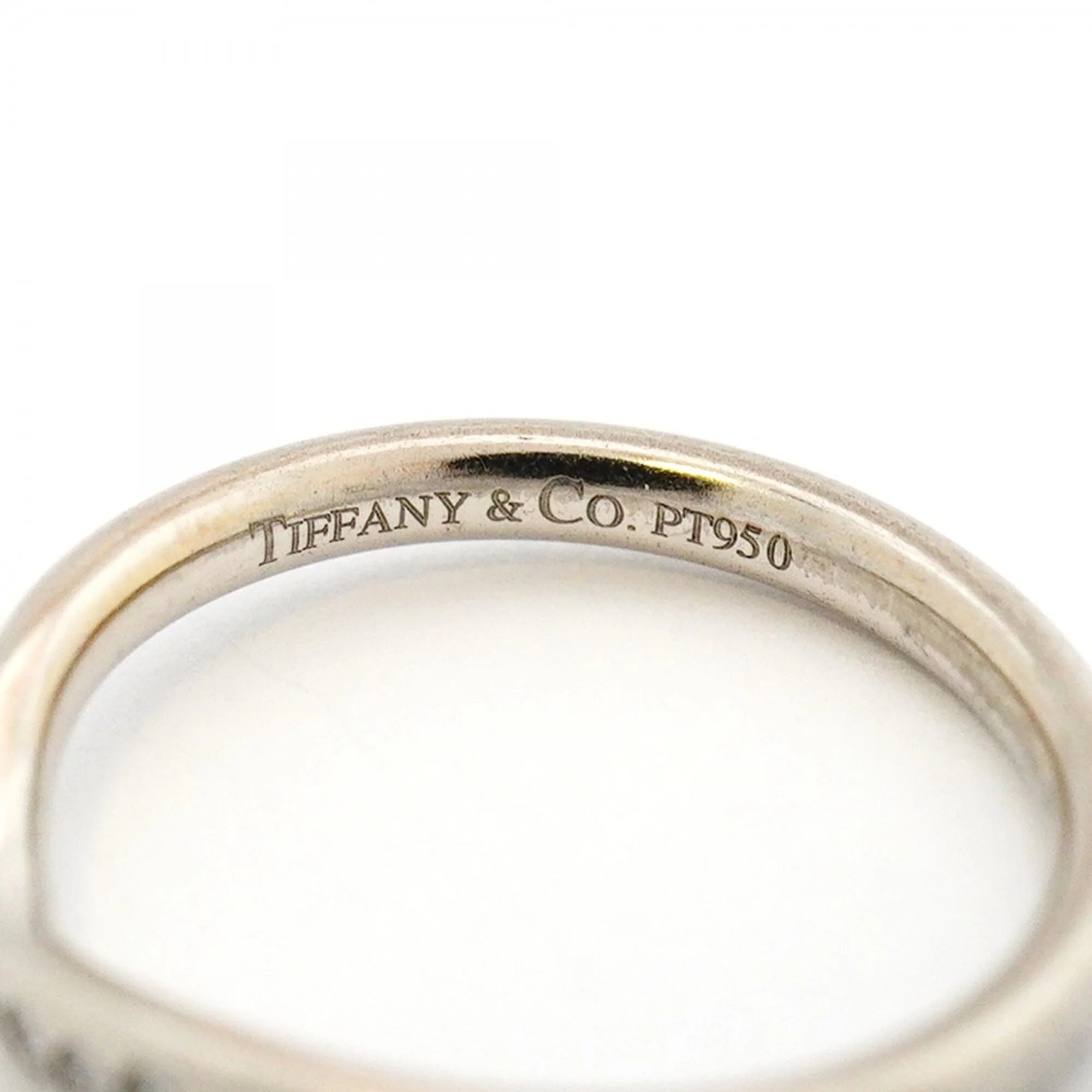 Curved Band Ring Platinum with Diamond - Image 4