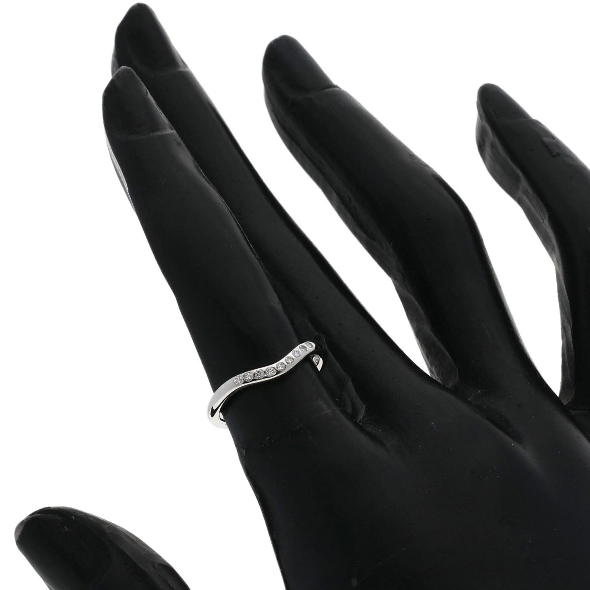 Curved Band Ring Platinum with Diamond - Image 7