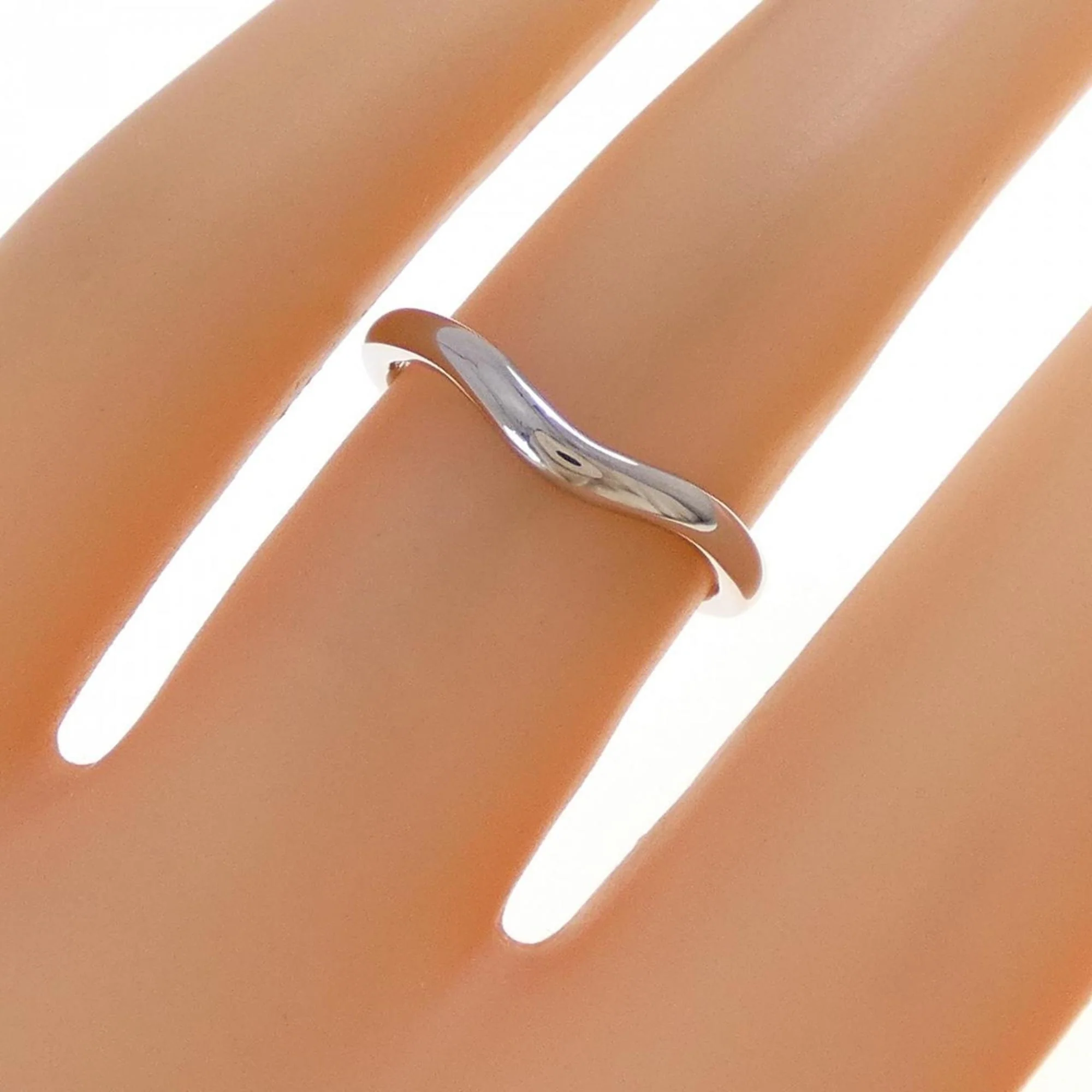 Curved Ring Platinum - Image 5