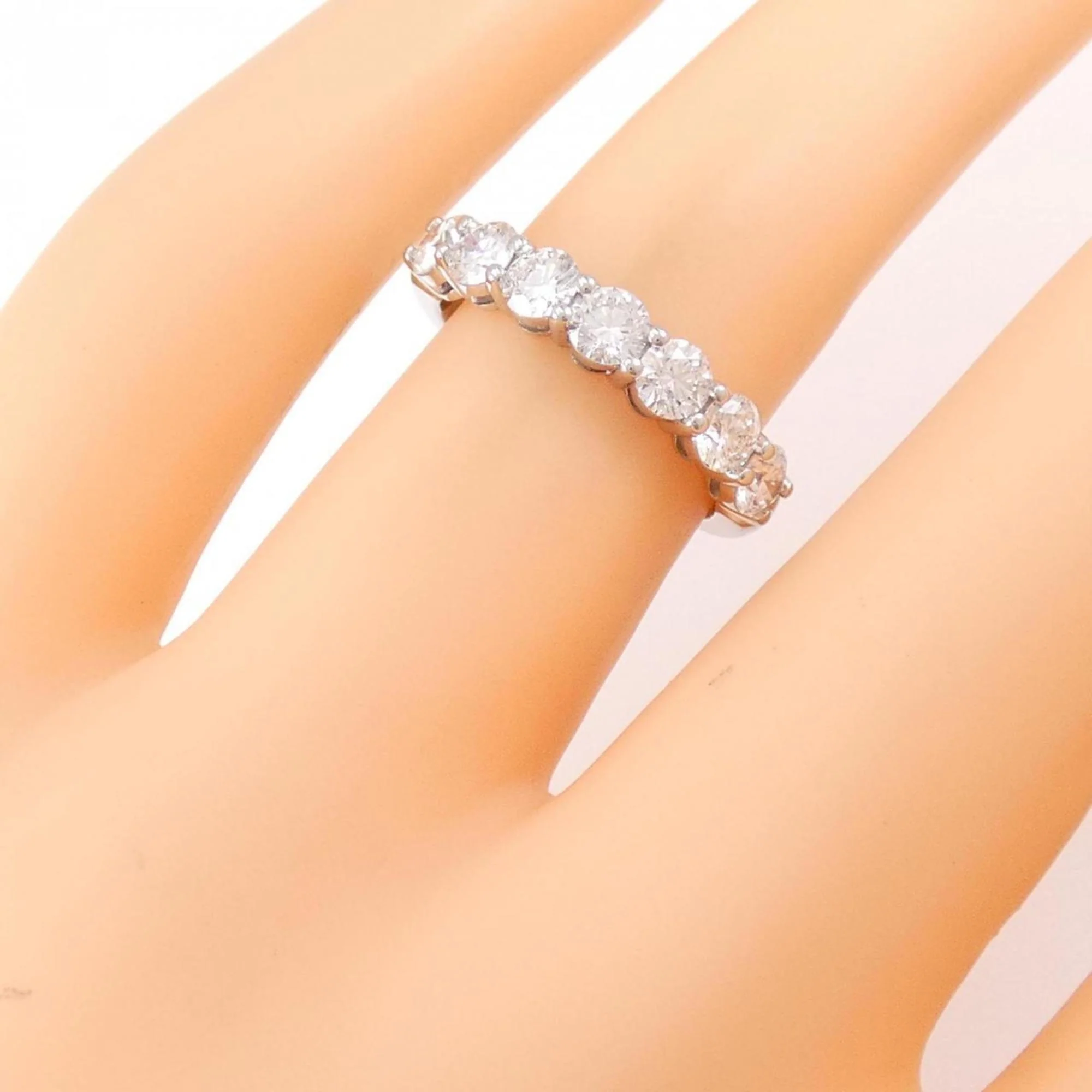 Embrace Ring Platinum - Image 5