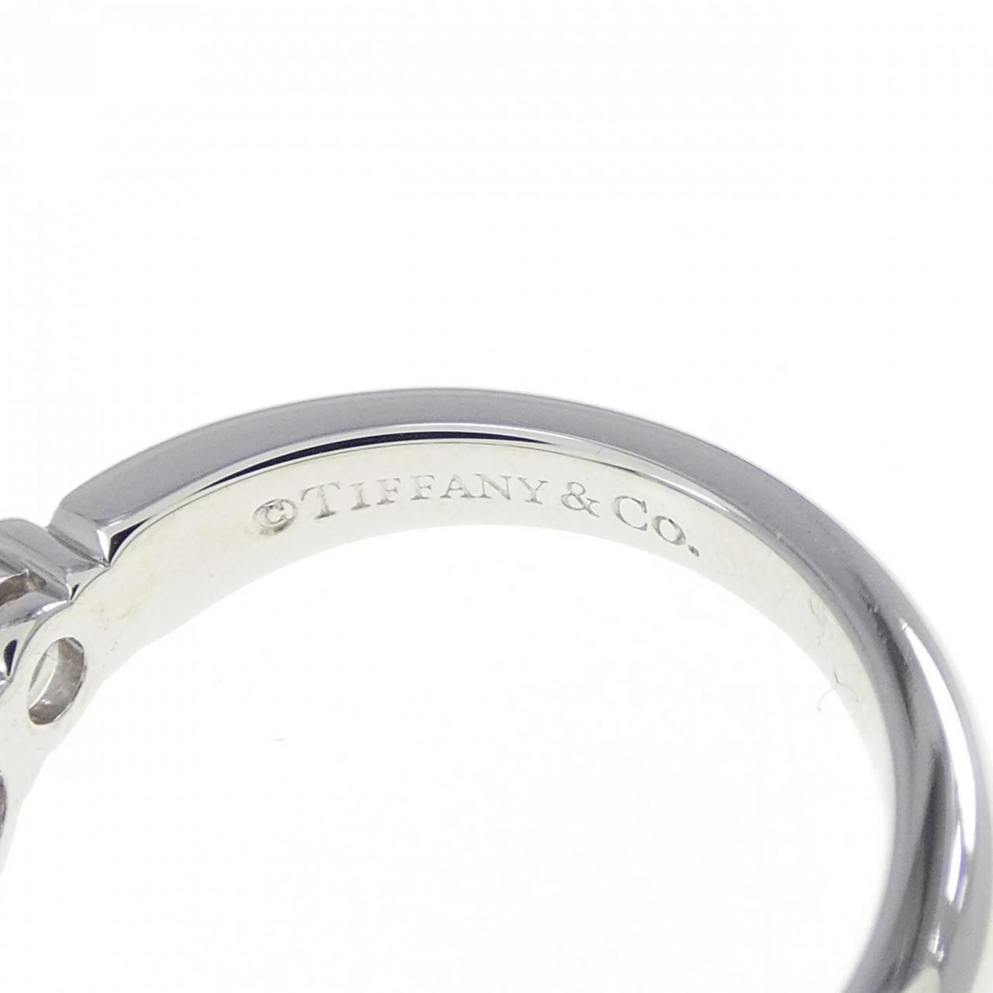 Embrace Ring Platinum with Diamond - Image 4
