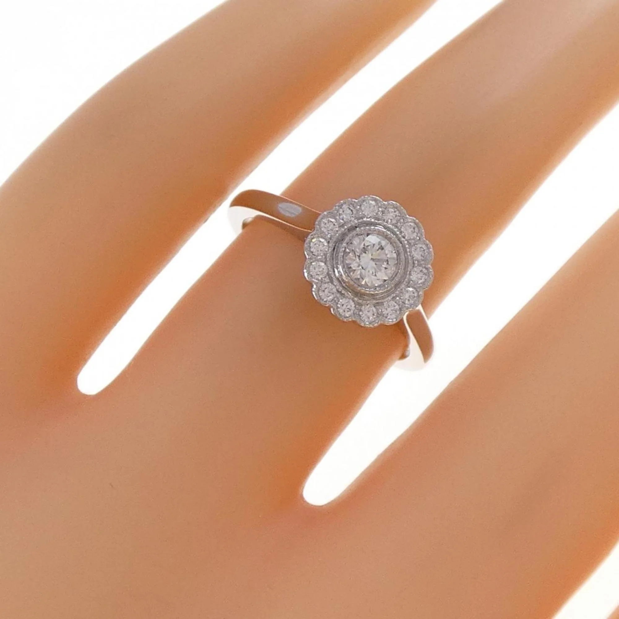 Enchant Flower Ring Platinum with Diamond - Image 5