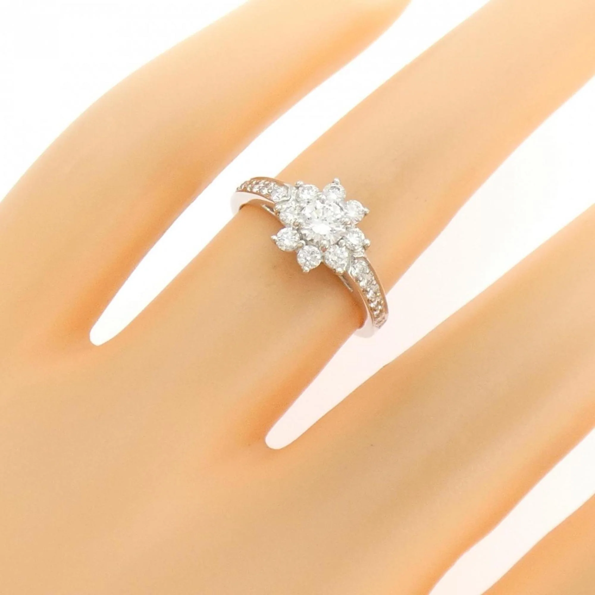 Flora Ring Platinum with Diamond - Image 5