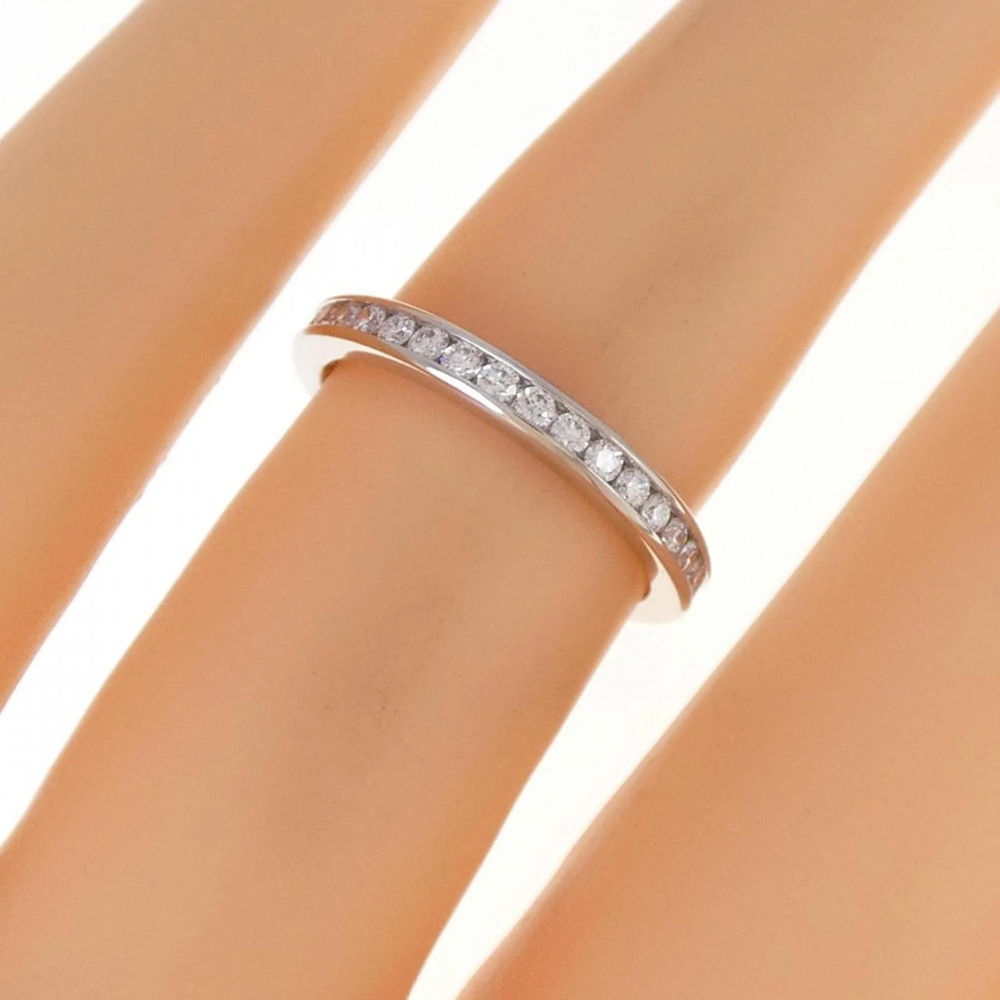 Full Circle Ring Platinum with Diamonds - Image 4