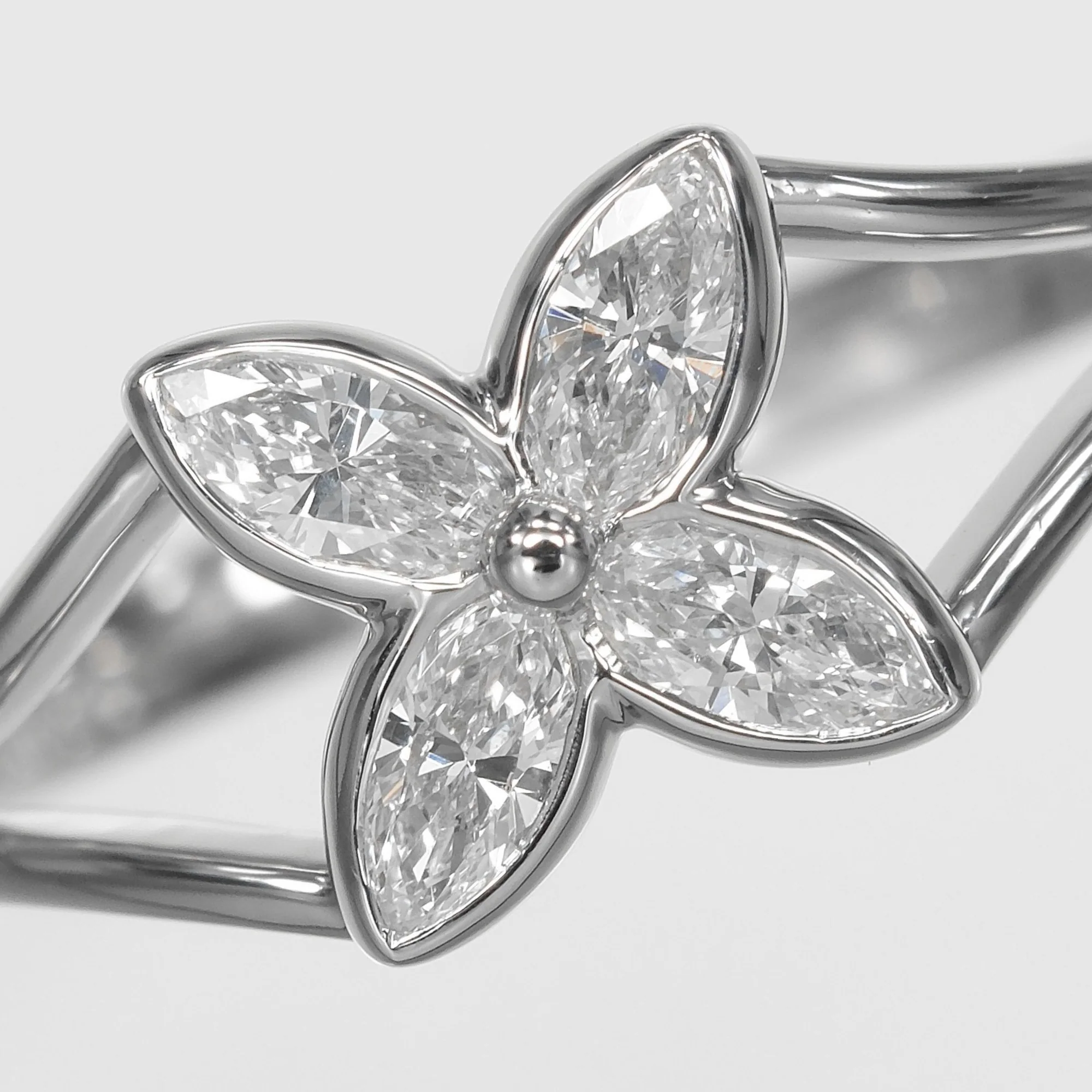 Ring Platinum With Diamond - Image 5