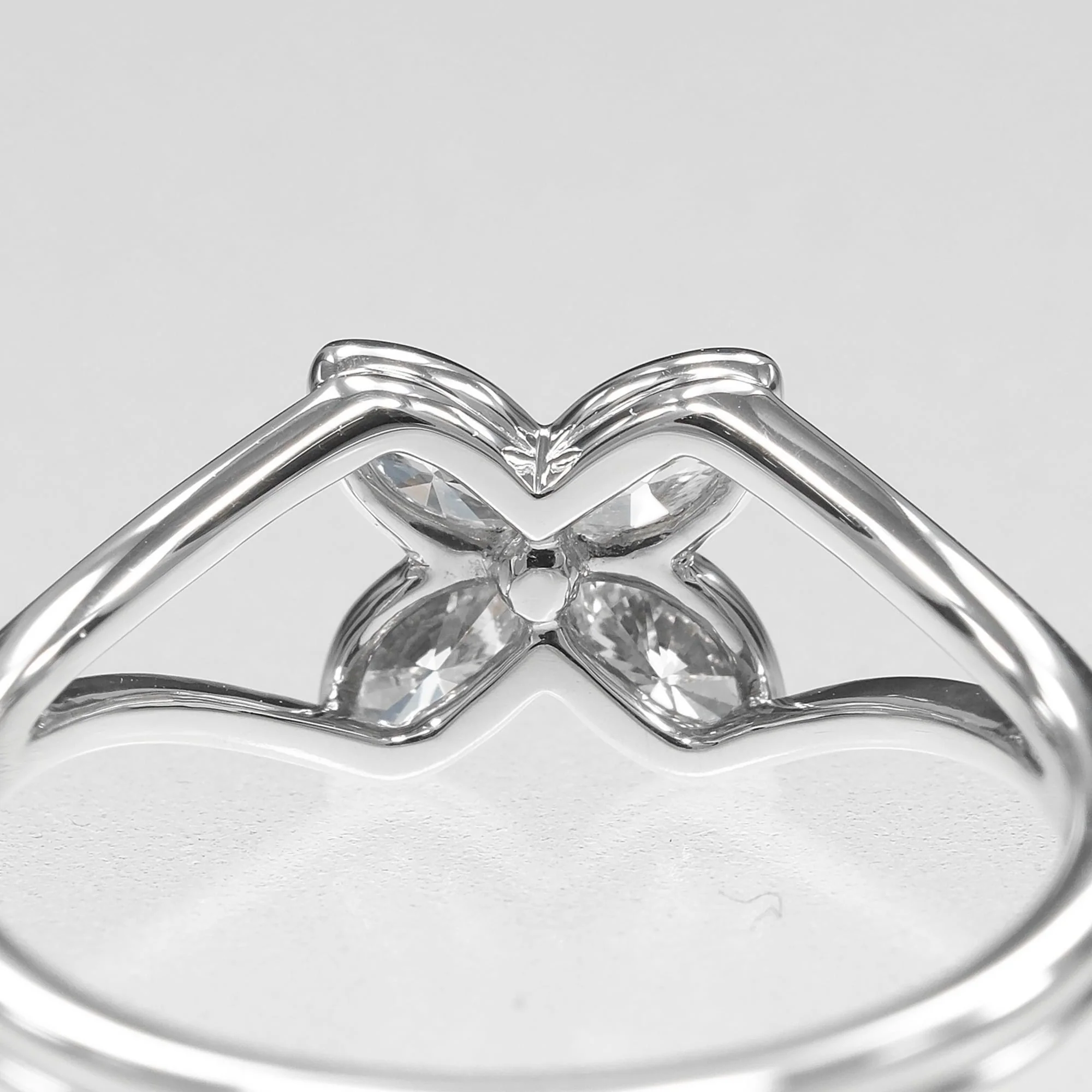 Ring Platinum With Diamond - Image 6