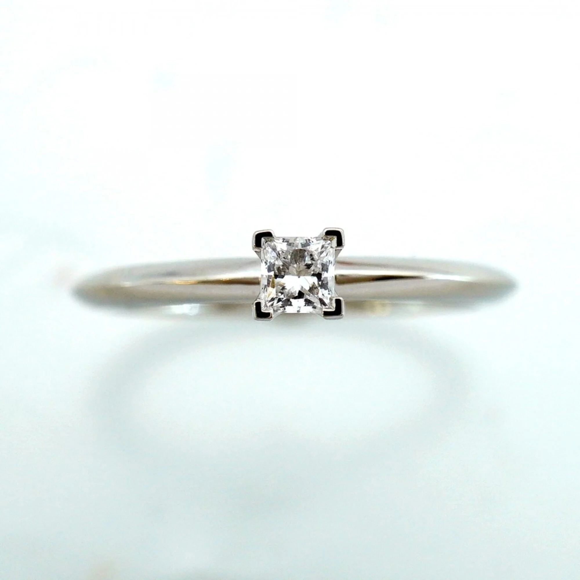 Solitaire Ring Platinum with Diamond - Image 2