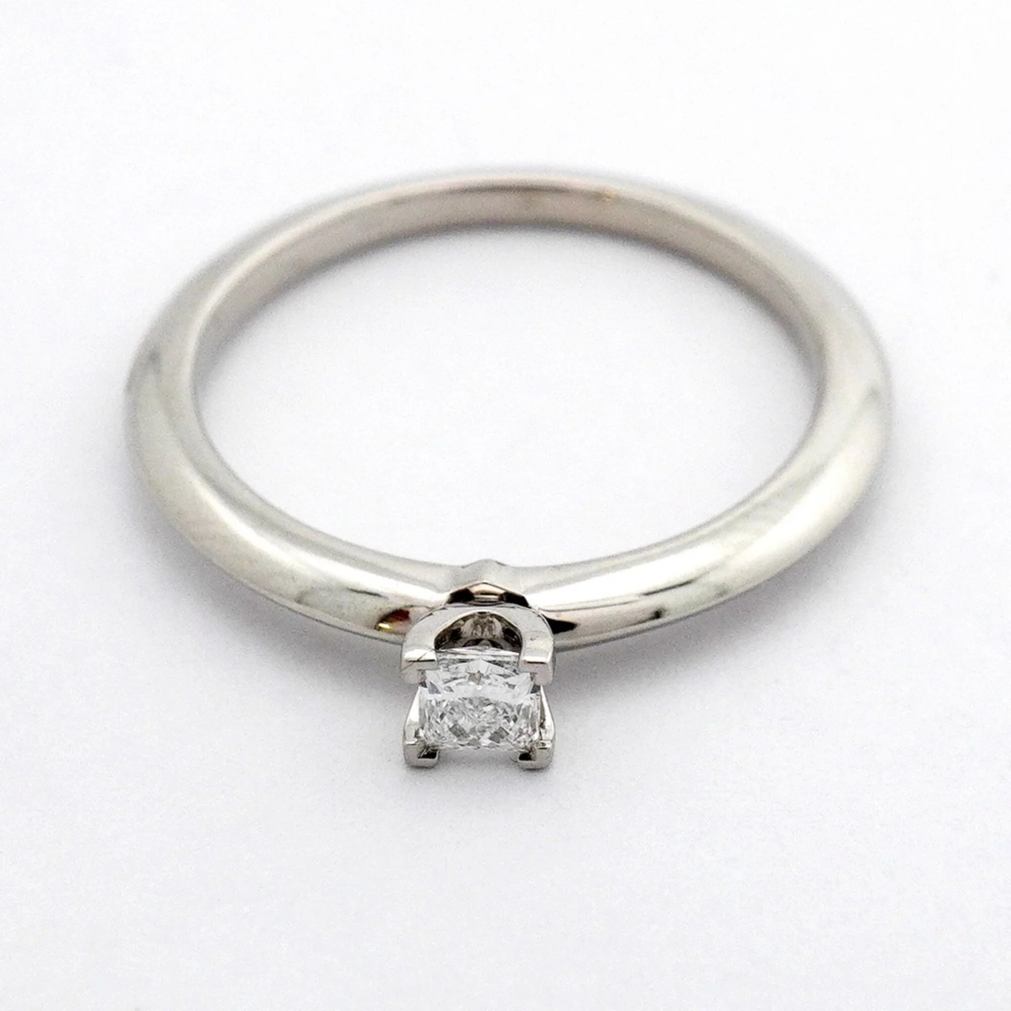 Solitaire Ring Platinum with Diamond - Image 3