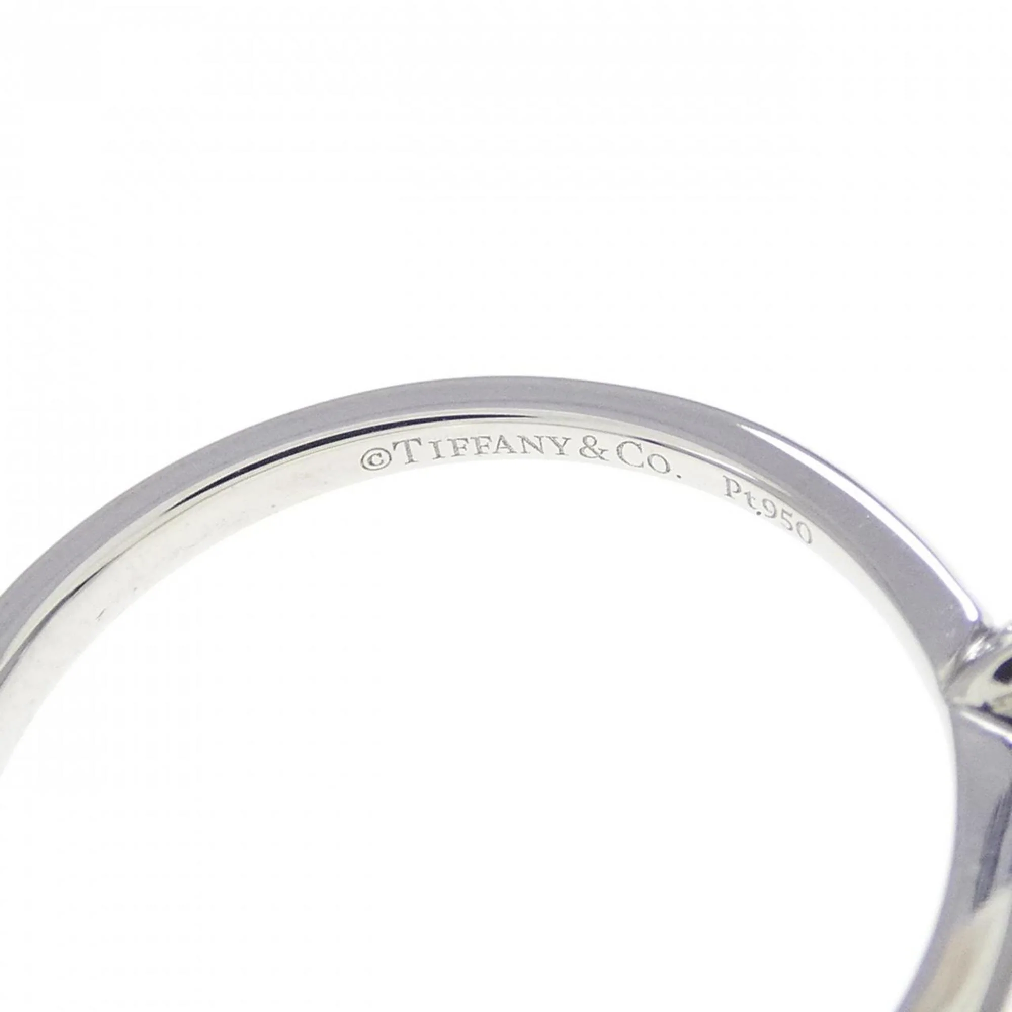 True Ring Platinum With Diamond - Image 4