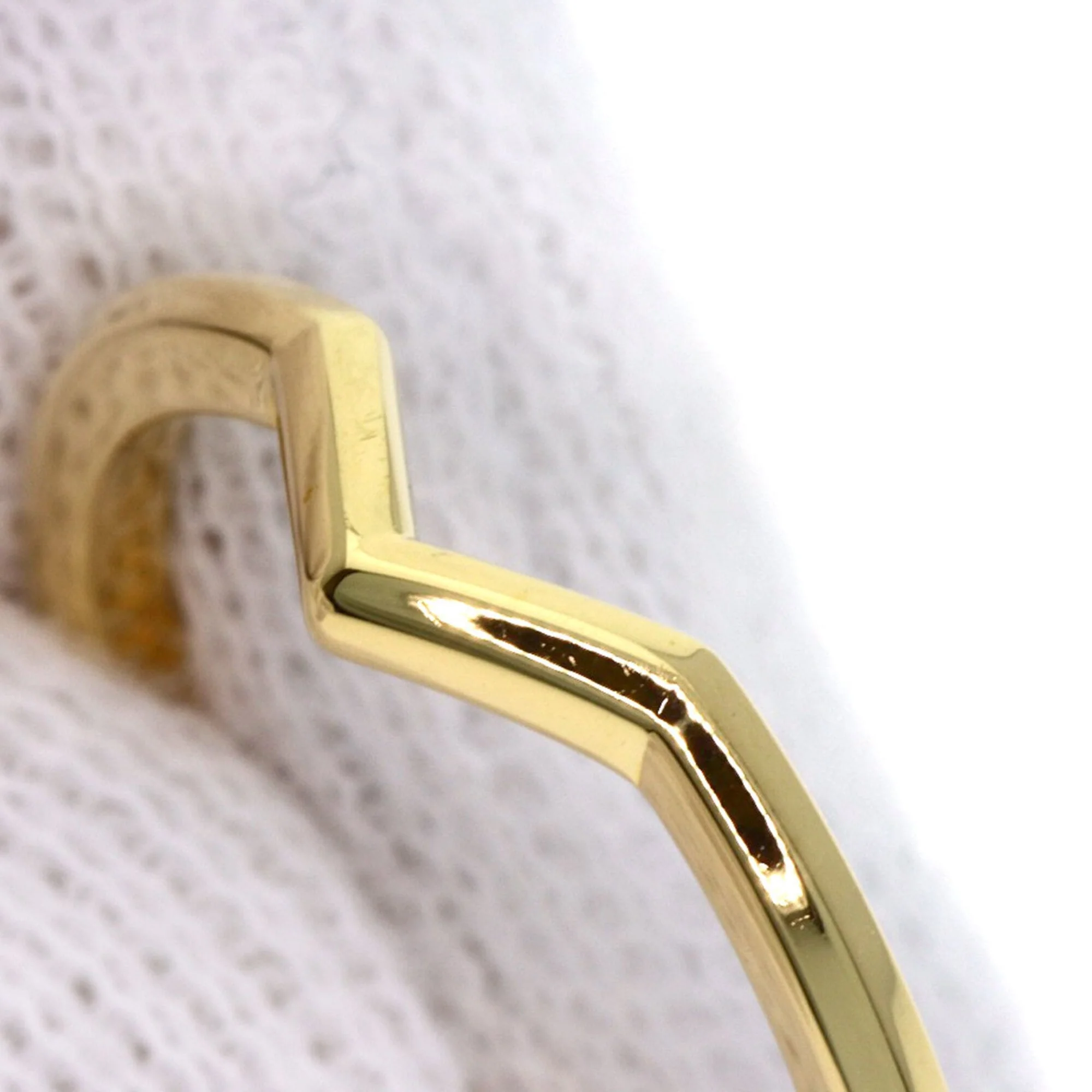 V-Band Ring 18K Yellow Gold - Image 9