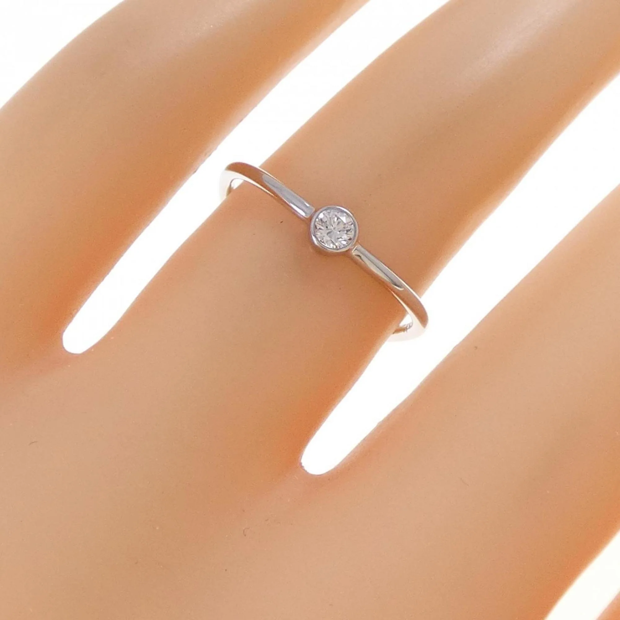 Wave Ring Platinum with Diamond - Image 5