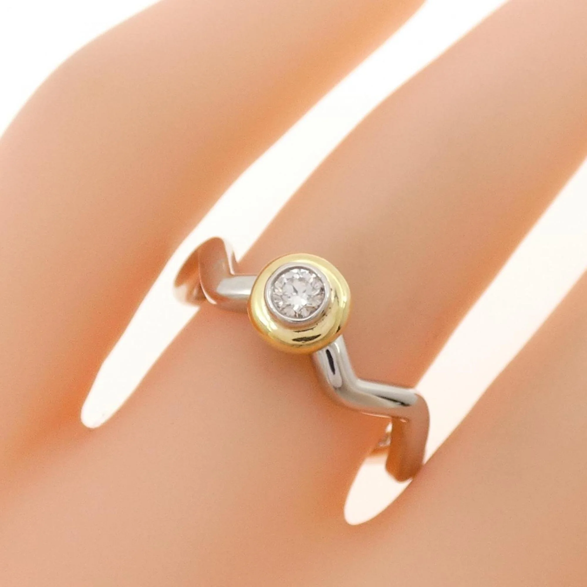 Zigzag Ring Yellow with Diamond - Image 5