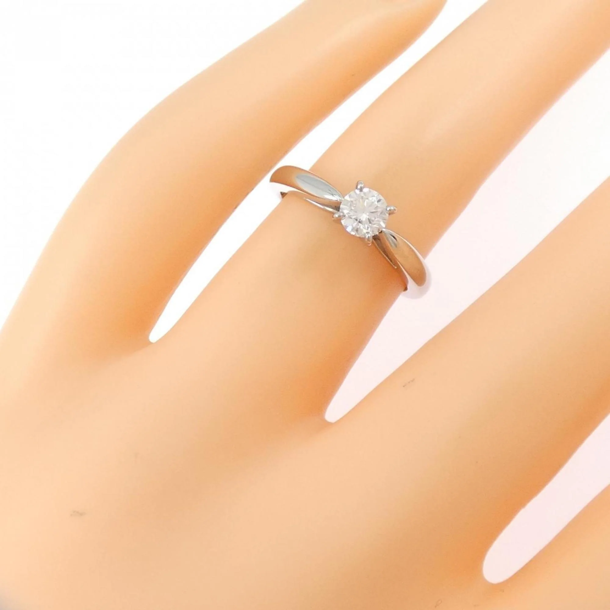 Bonheur Ring Platinum with Diamond - Image 5