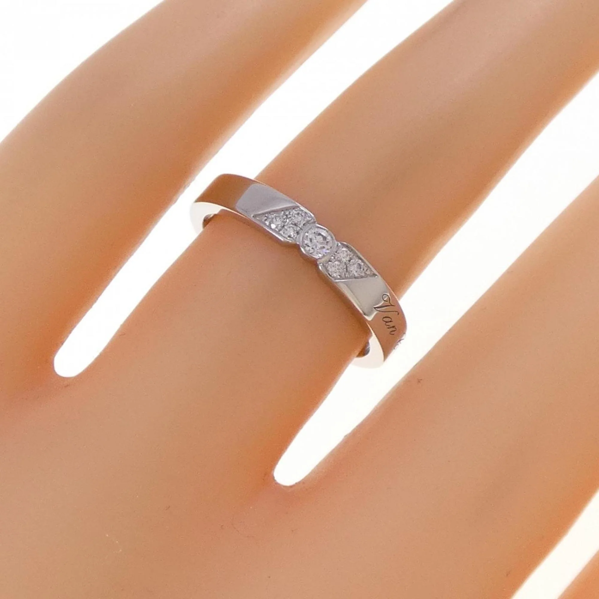 Toujours Signature Etoile Ring Platinum with Diamond - Image 5