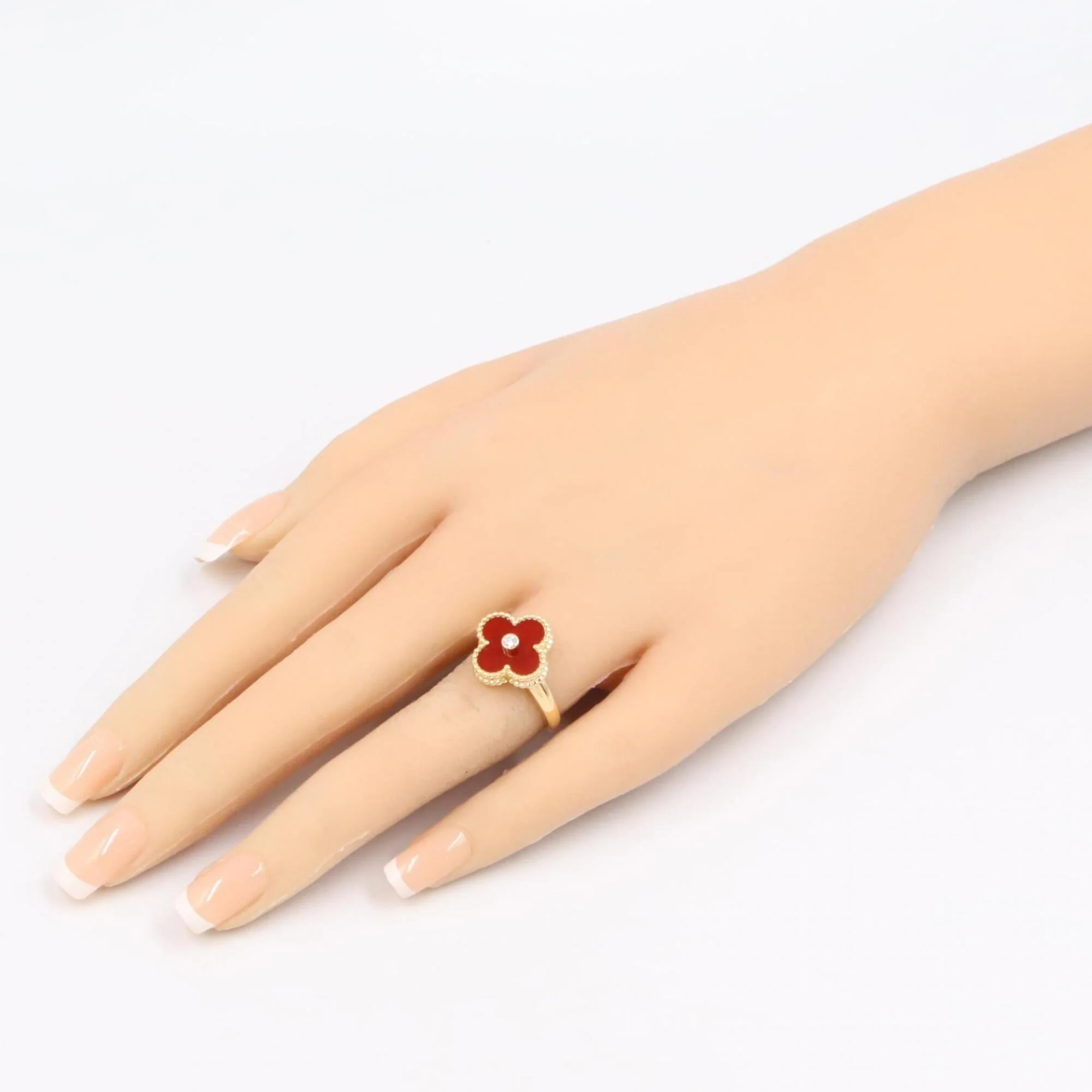 Vintage Alhambra Ring 18K Yellow Gold and Carnelian - Image 8