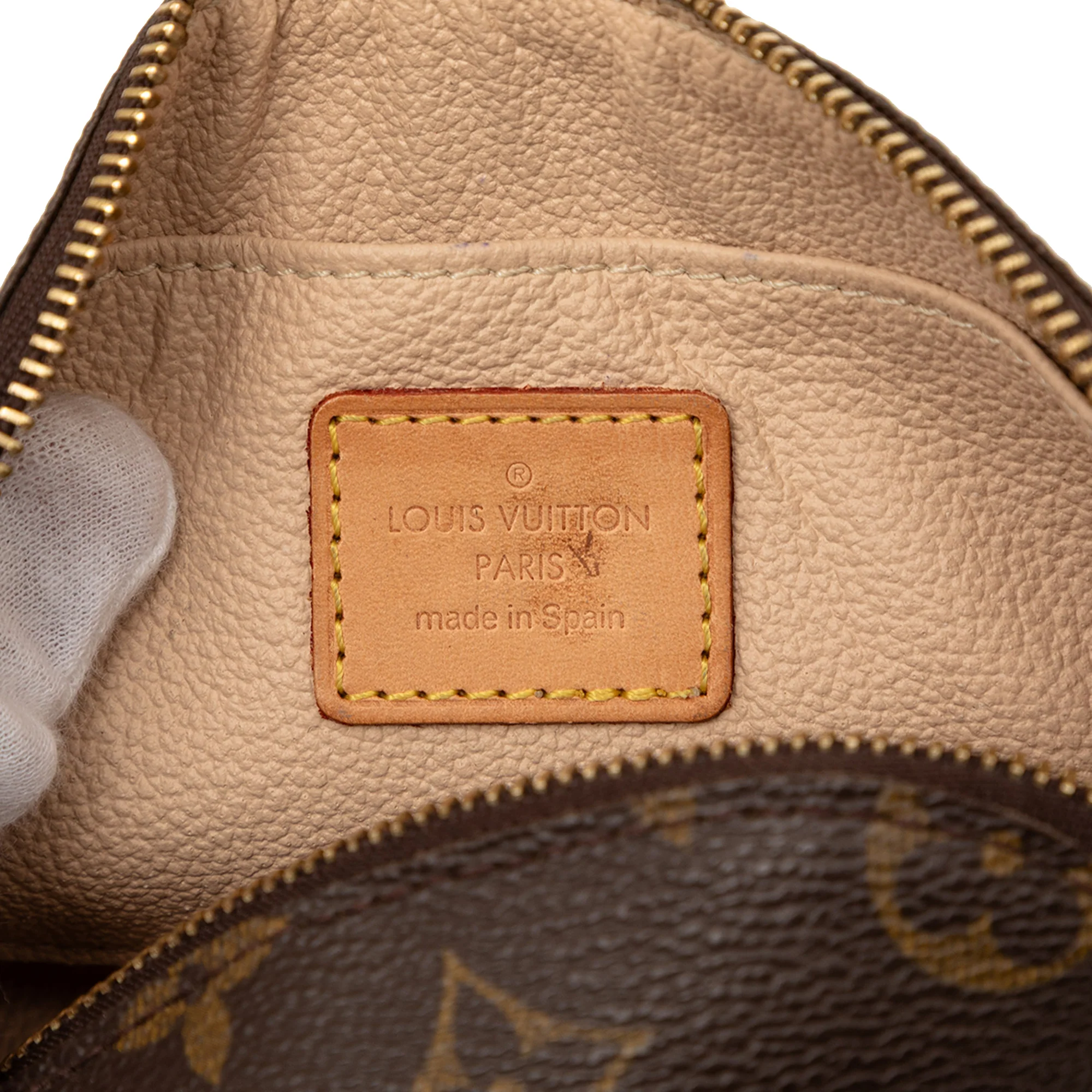 Cosmetic Pouch Monogram Canvas - Image 5