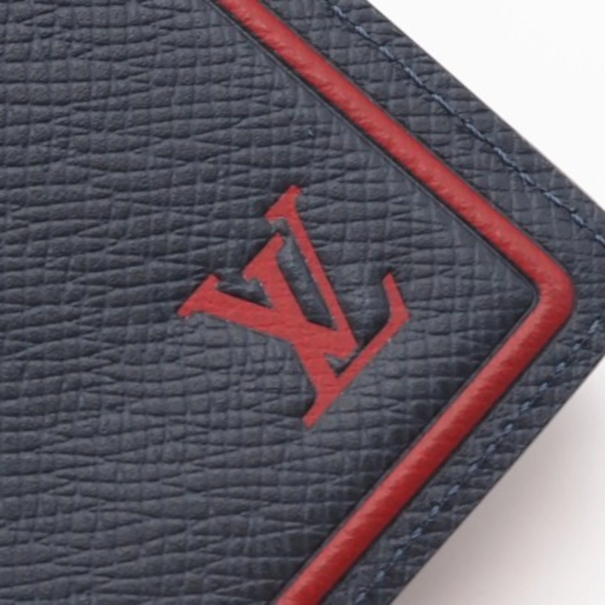Brazza Wallet Two-Tone Taiga Leather - Image 9